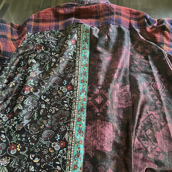 John Mark Floral Plaid Mixed Print Yarn Dye Long Sleeve Button Down Tunic. - Picture 11 of 12